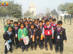 picnic to Delhi Darshan on 24-12-16            class 1 to IV (1)